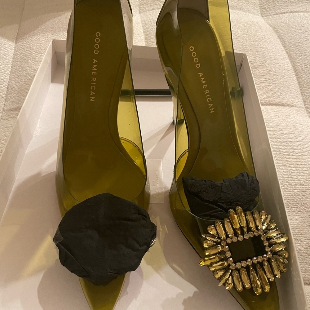 Good American heels… brand new! Gold/olive color, stunning shoe!!